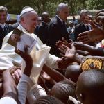 La voix papale à l'oreille du Jeune Congolais